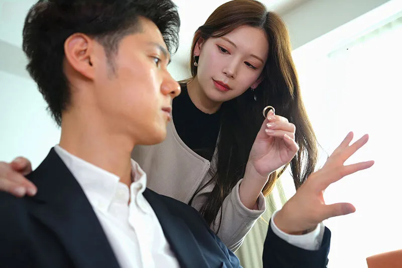 Cô vợ đi đi chơi, ông chồng ở nhà bị nhỏ em vợ yêu gạ chịch không trượt phát nào